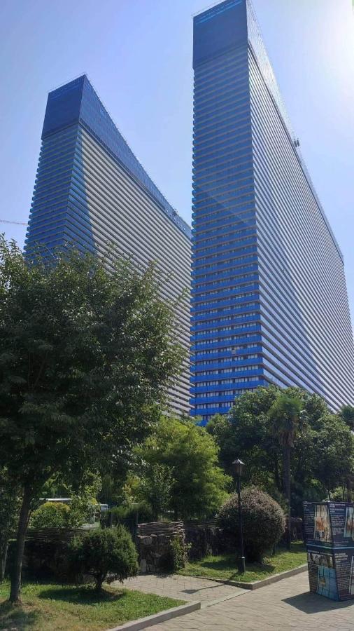 Apartment On The 45Th Floor In Orbi City Batumi Kültér fotó